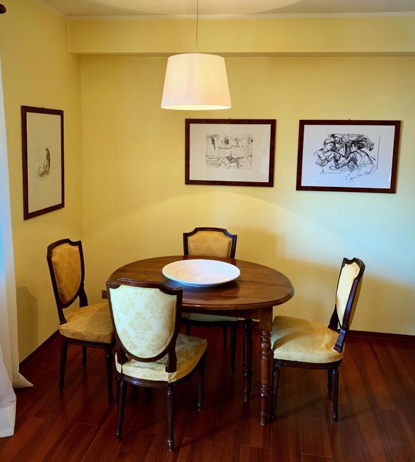 Elegante Trilocale Con Garage, Terrazzo E Vista Montagne Apartment บาร์โดเนกเกีย ภายนอก รูปภาพ