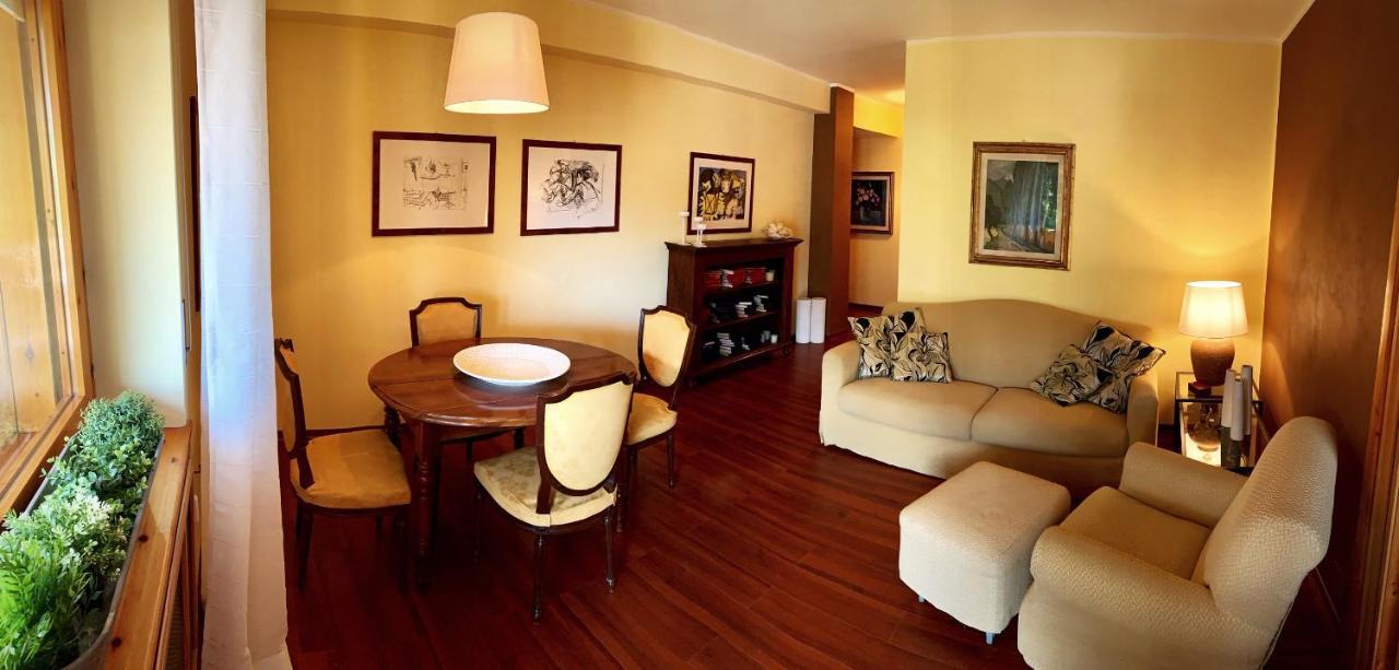 Elegante Trilocale Con Garage, Terrazzo E Vista Montagne Apartment บาร์โดเนกเกีย ภายนอก รูปภาพ
